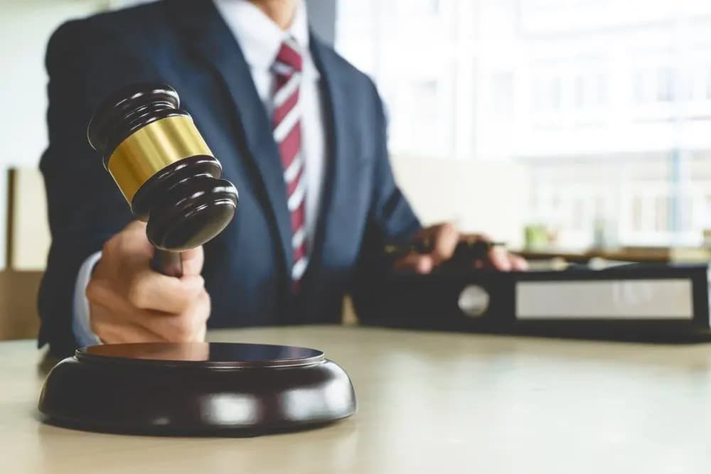 Litigation Lawyers - Arbitration Lawyers